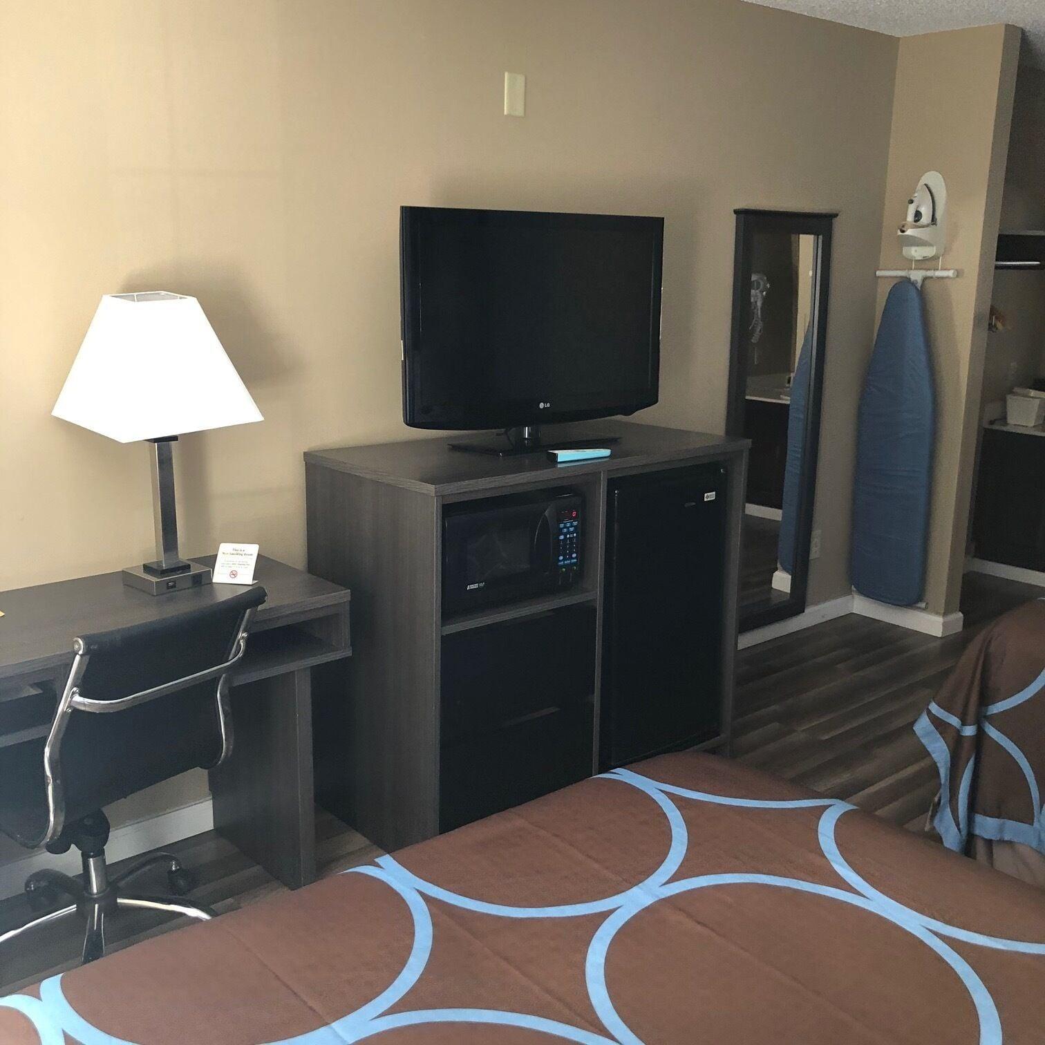 Super 8 by Wyndham Orangeburg North Motel Bagian luar foto