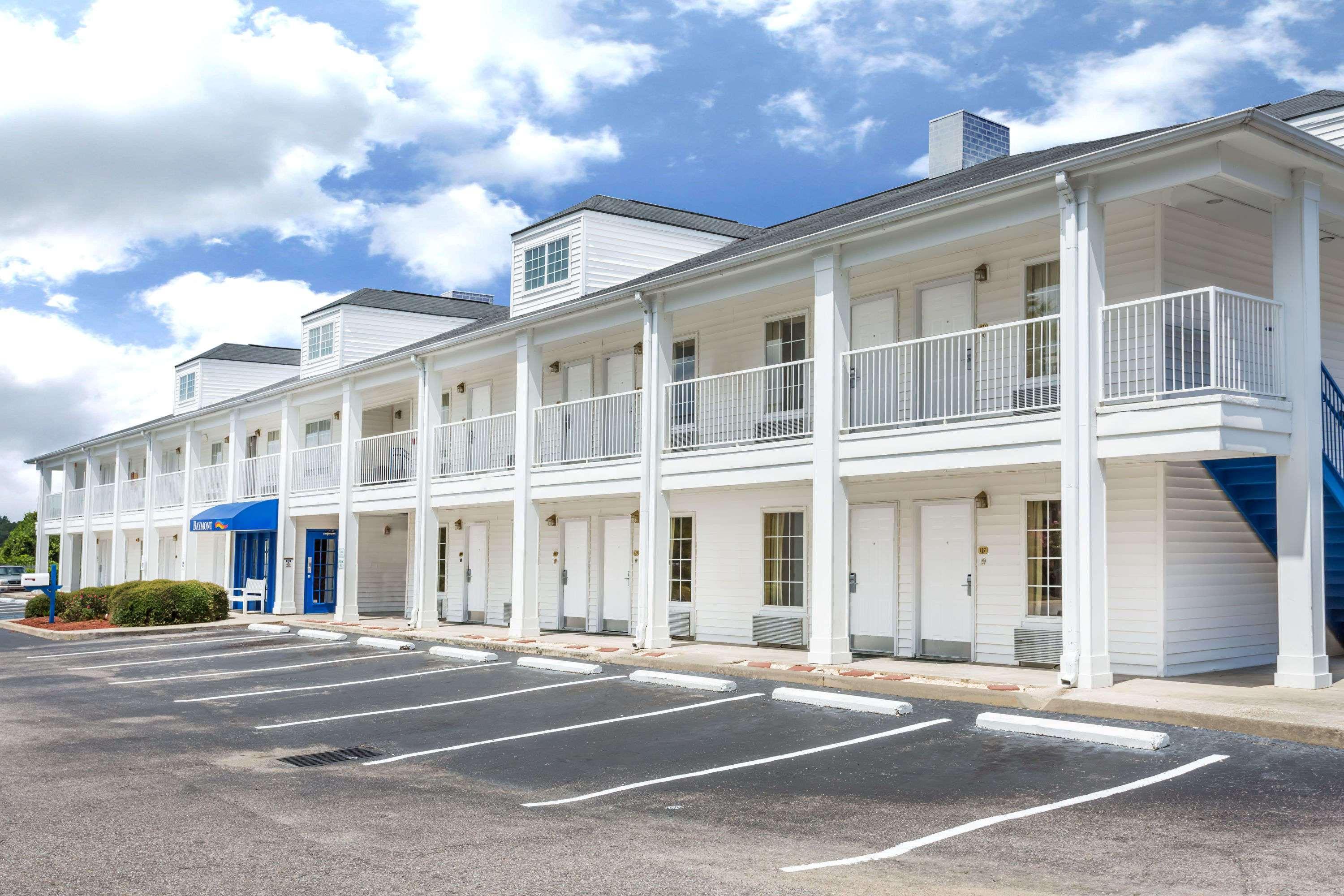 Super 8 by Wyndham Orangeburg North Motel Bagian luar foto
